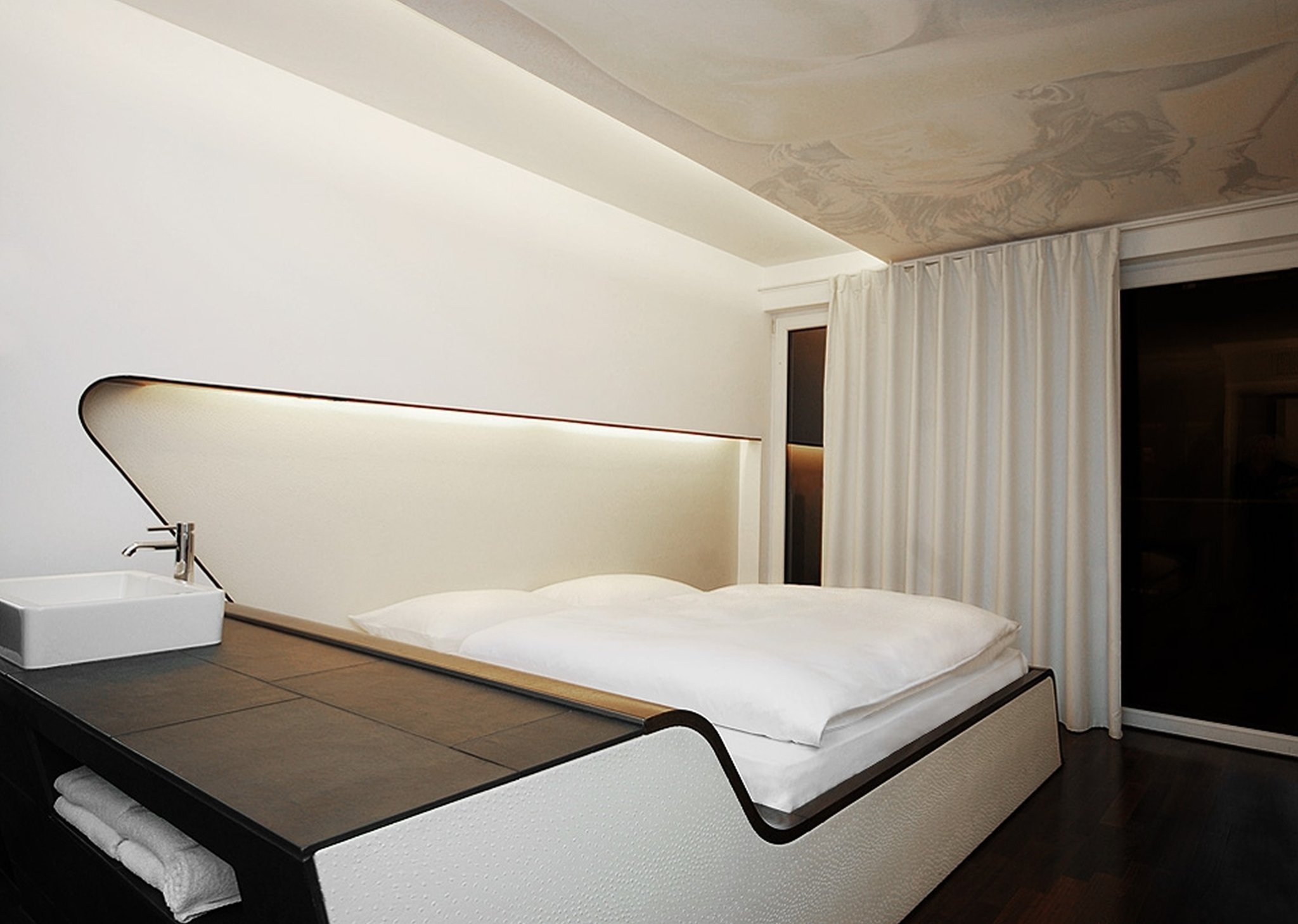 Hotel Q 24/71