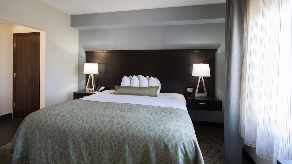 STAYBRIDGE SUITES BUFFALO-AMHERST 13/52