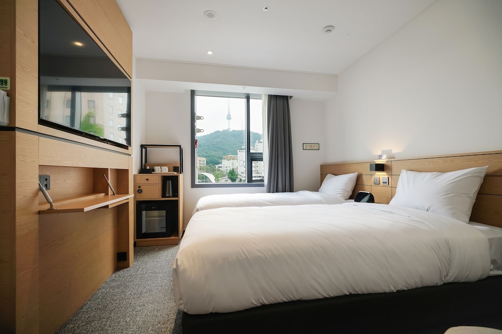 STANDARD, TWIN BEDS, MOUNTAIN VIEW, HIGH FLOOR