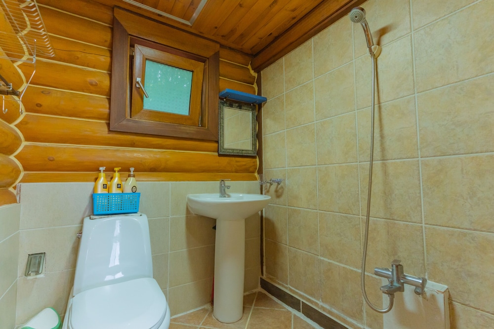 Jeju Jungmun Log Pension Resort 48/50