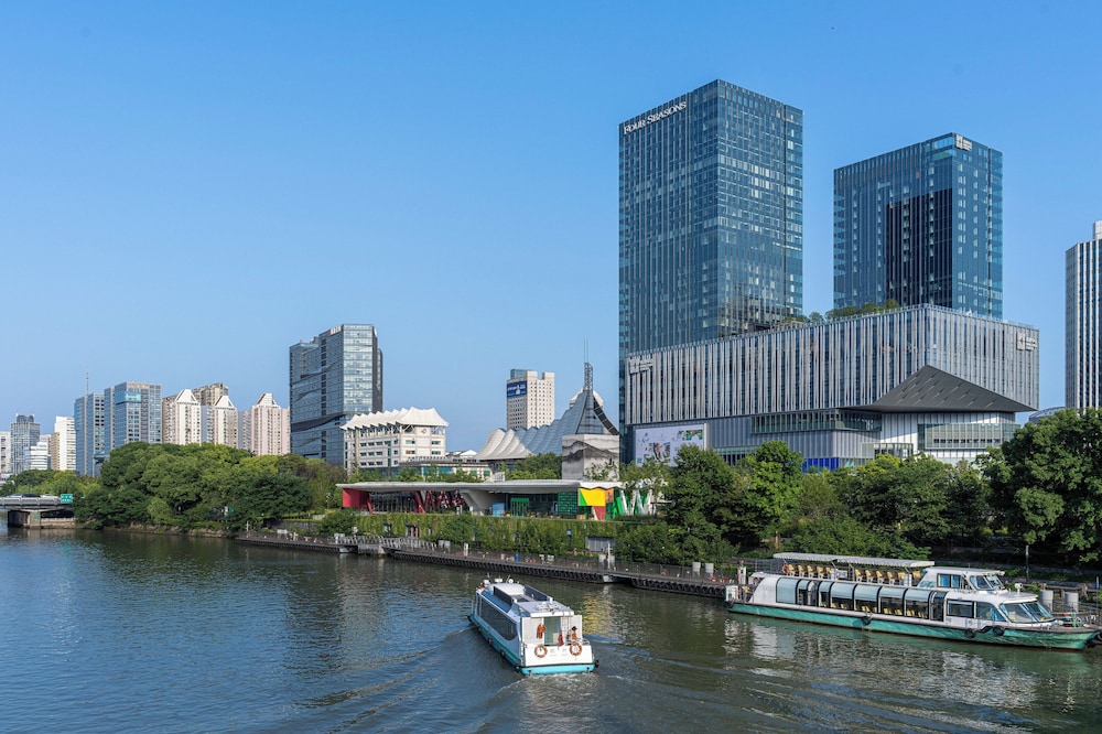 Four Seasons Hotel Hangzhou at Hangzhou Centre 50/55