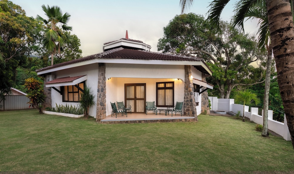 Edens Holiday Villas 40/46