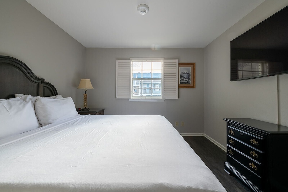 French Quarter Suites Hotel 16/55