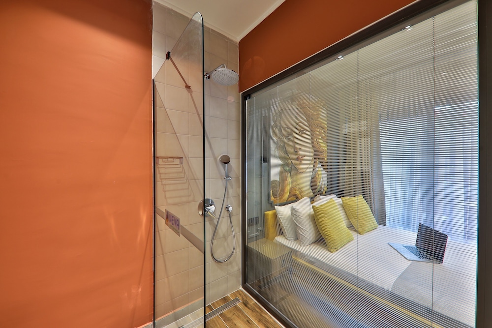 Neva Boutique Hotel 50/50