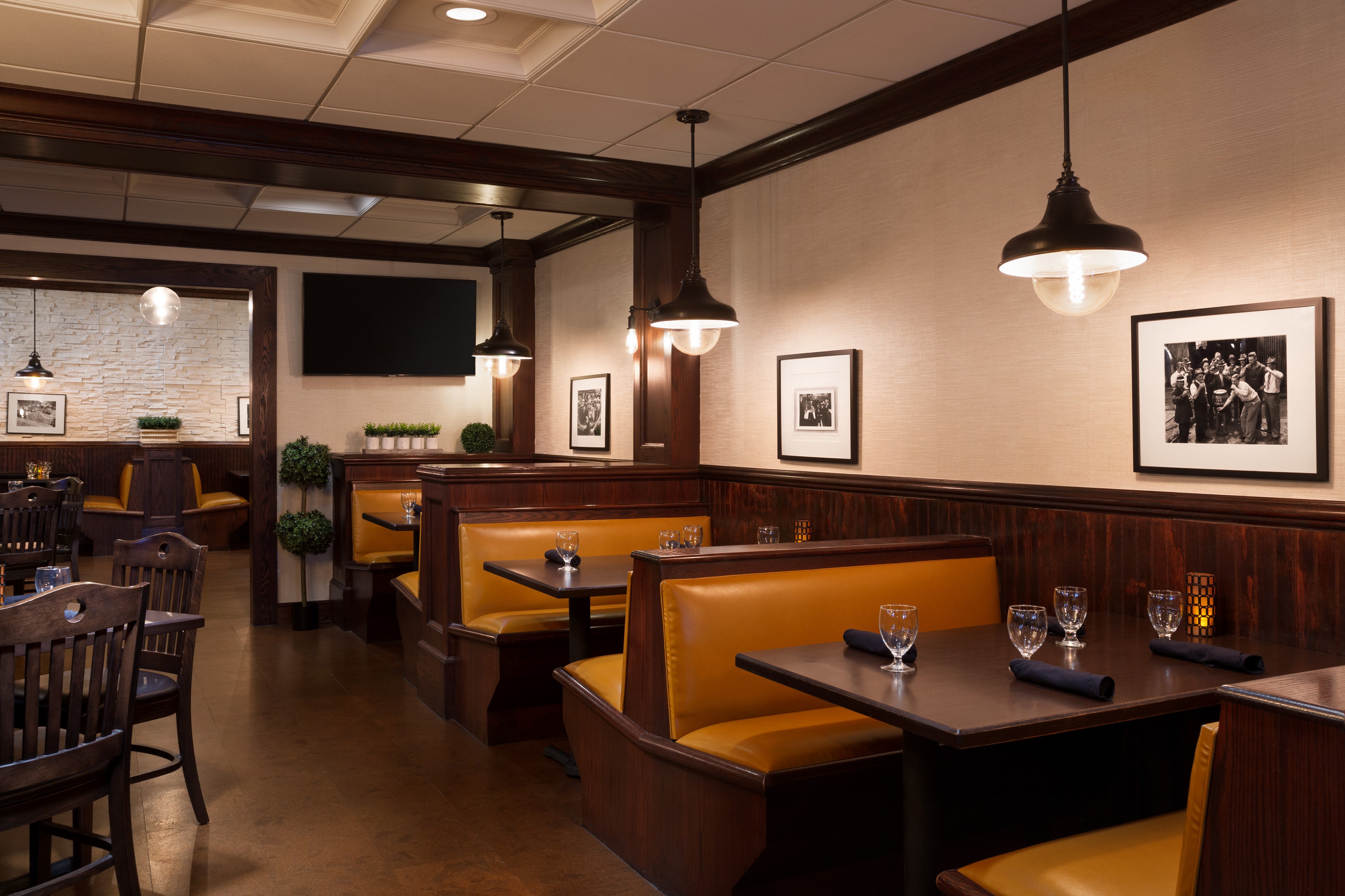 Holiday Inn National Airport/Crystal City 44/70