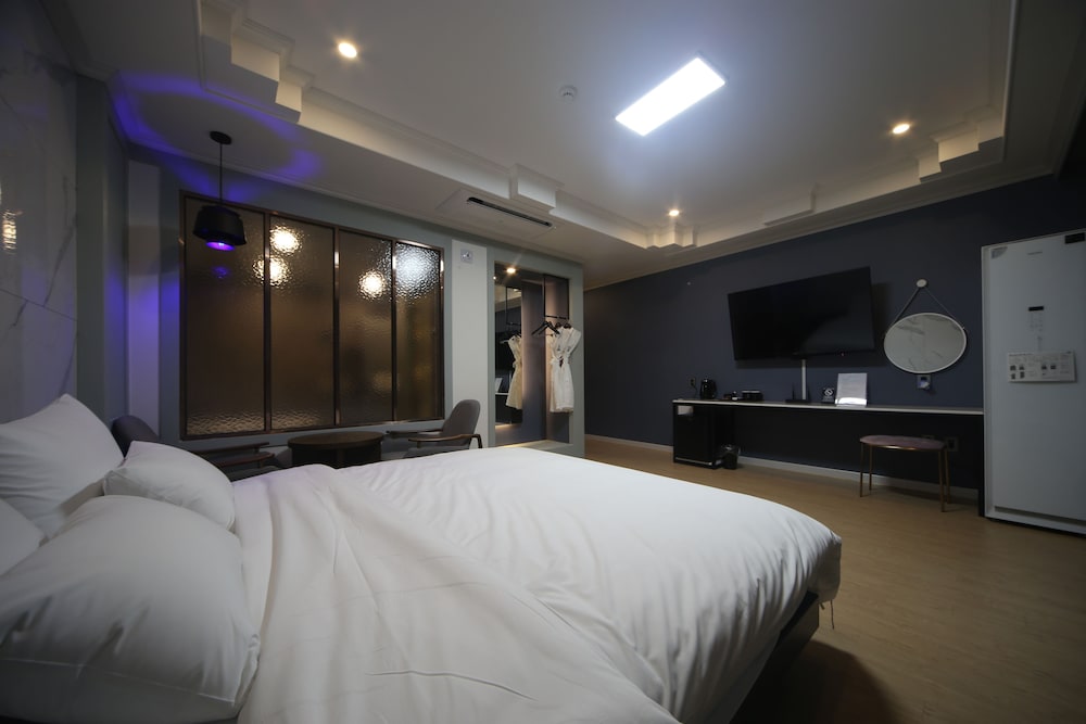 ROYAL, DOUBLE BED