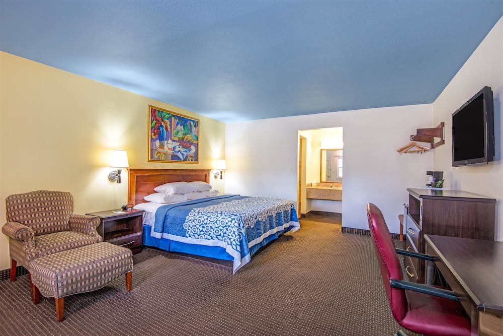 Days Inn By Wyndham Austin/University/Downtown 5/32