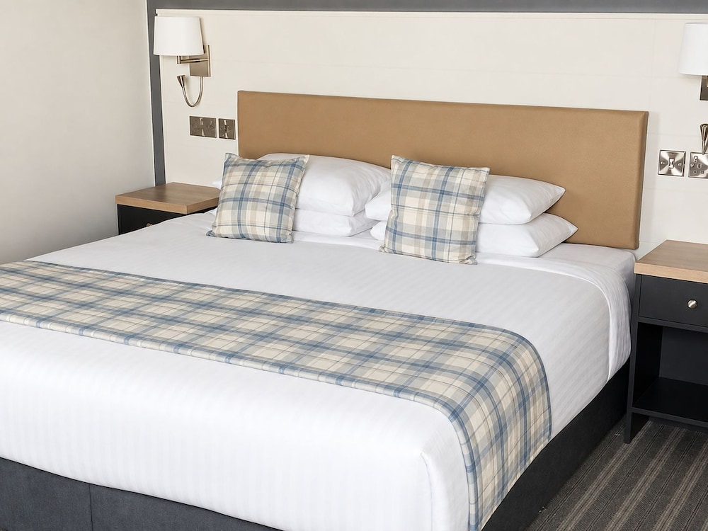 جناح عائلي بسرير كوين مع أريكة، North West Castle Hotel 2/4