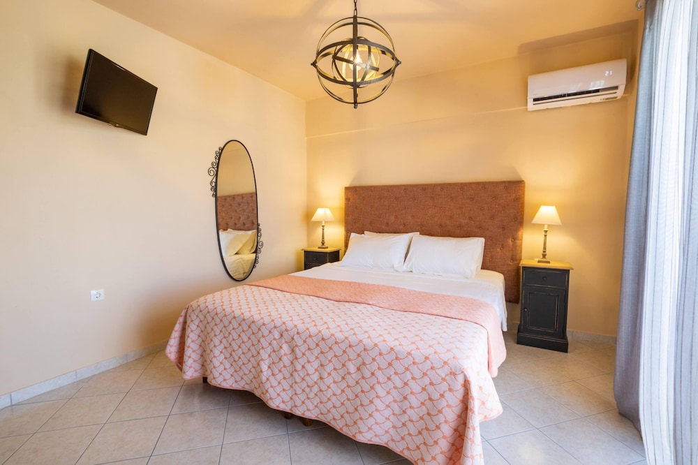 Elaia Villas 7/72