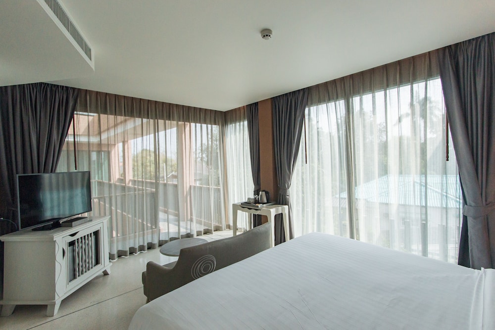 Rachabhura Hotel 25/50
