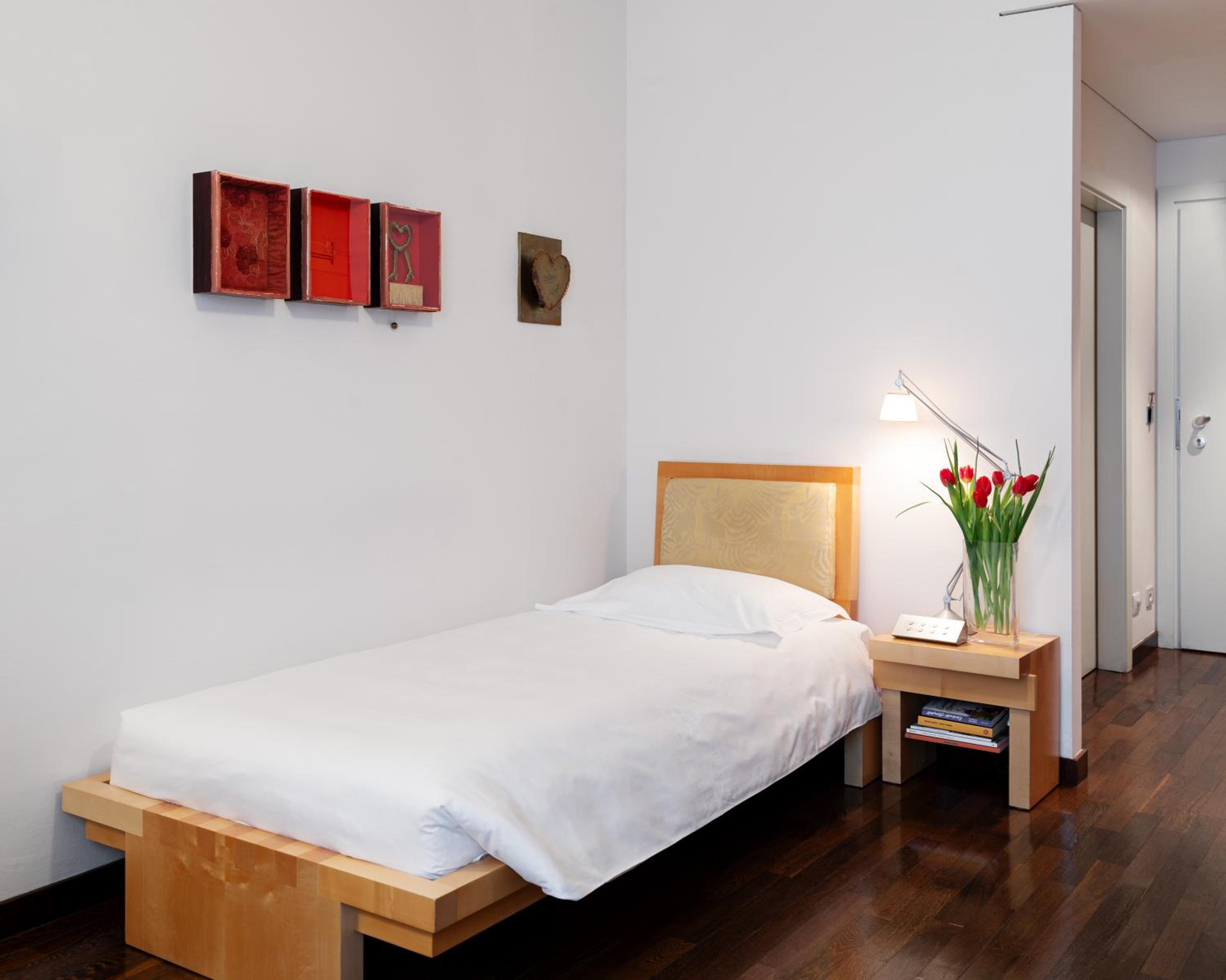 Room, Single
