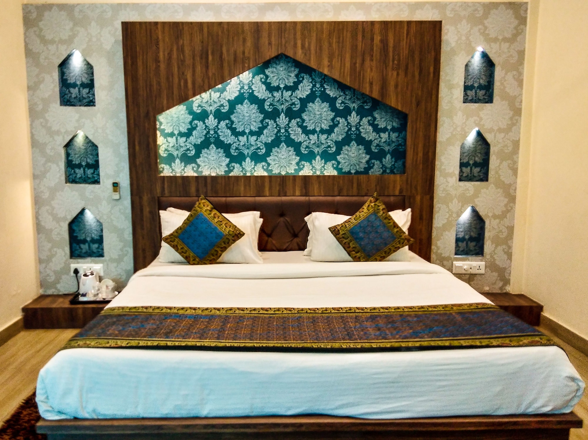 Budget, King Bed, No River View