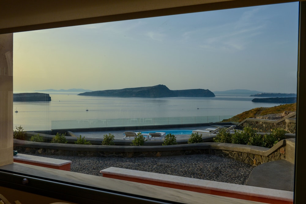 Our Villa Santorini 53/59