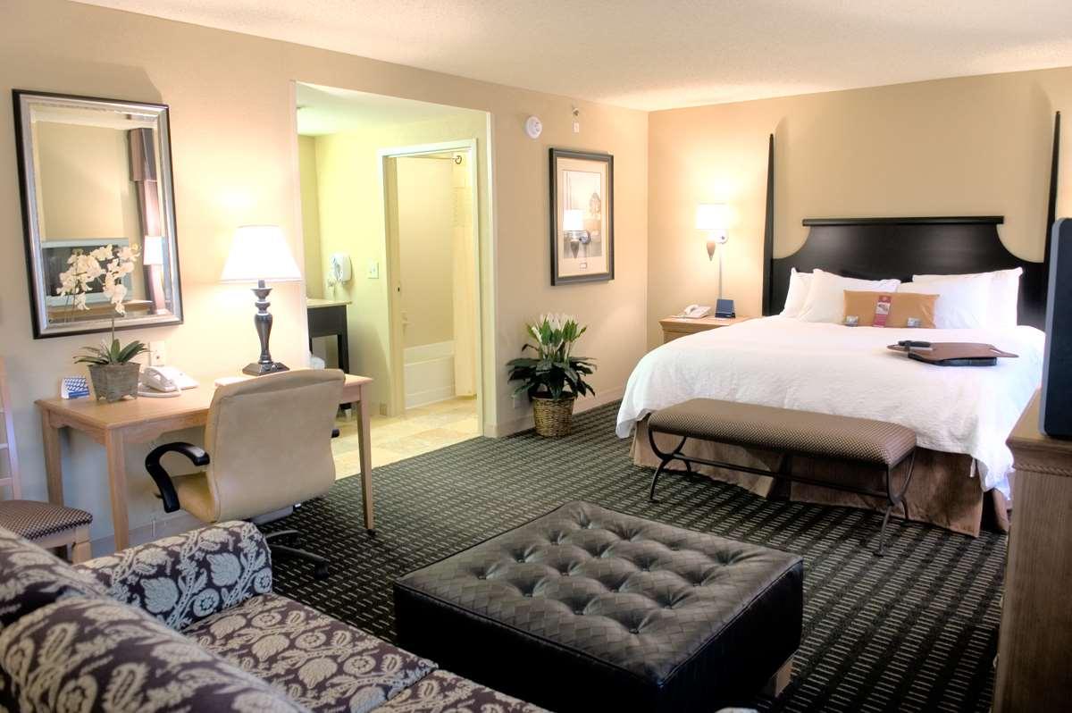 STUDIO, KING BED, SOFA, ACCESSIBLE