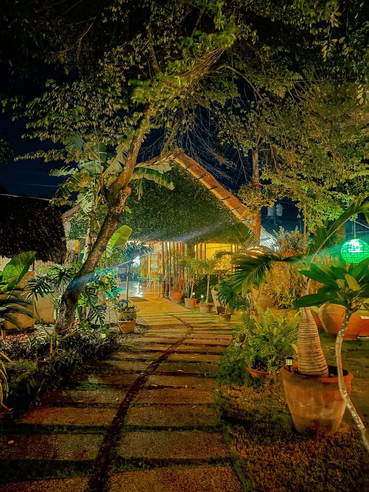 Hibiscus Garden Resort 60/64
