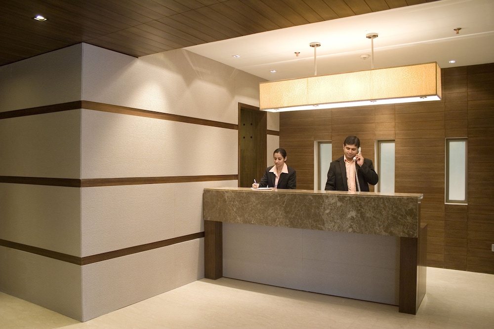 Shervani Nehru Palace Hotel 7/38