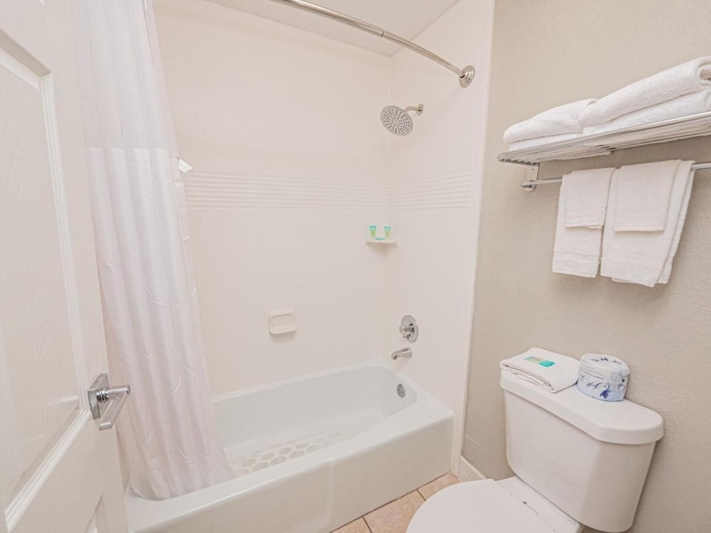 Stayable Suites Lakeland 22/66