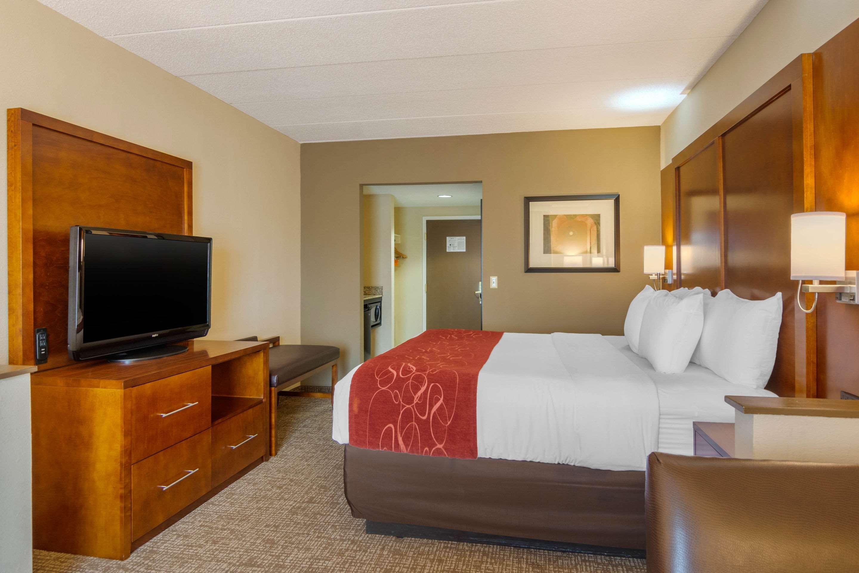 Suite, Comfort Suites South Park 2/2