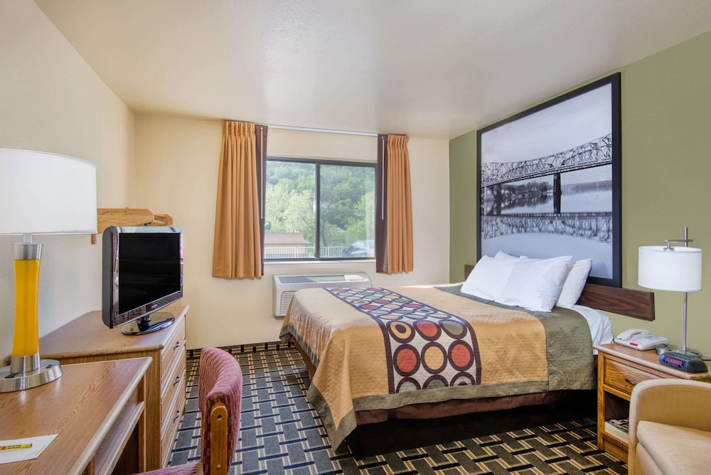 Super 8 by Wyndham Wheeling/Saint Clairsville OH Area 4/36