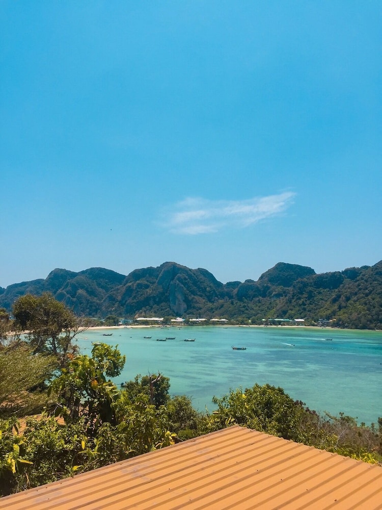 PHI PHI SEA SKY RESORT 26/66