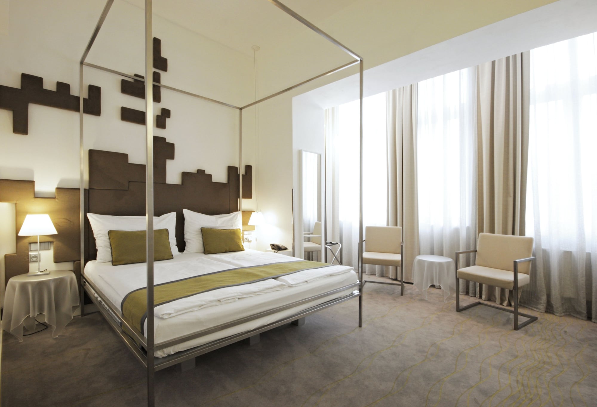 SUPERIOR, DOUBLE OR TWIN BED