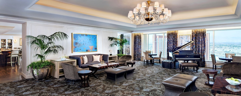 The Palazzo Prestige Club Lounge 48/68