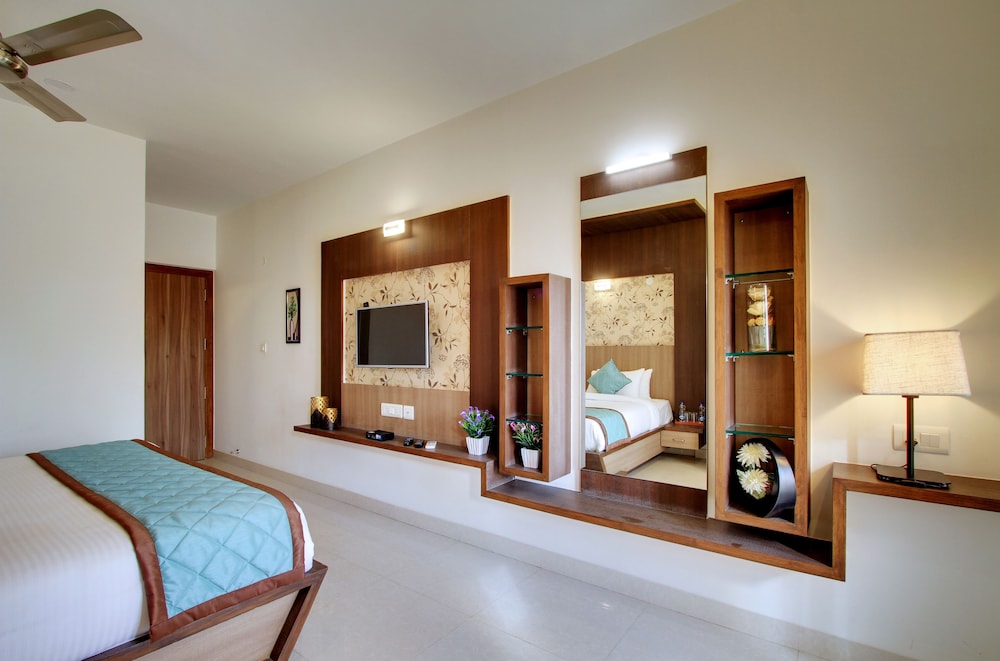 White Castle Corporate Residences 13/50