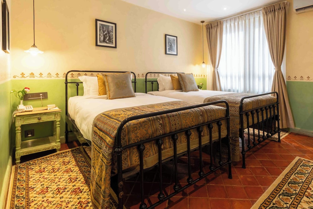 CLASSIC, DELUXE, TWIN BEDS