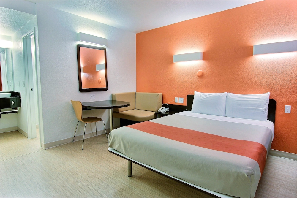 Motel6 Corpus Christi, TX - East - North Padre Island 29/58