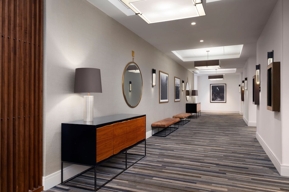 Nashville Airport Marriott 8/72