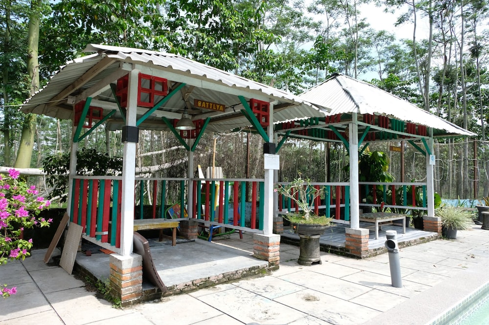 OYO 563 Damar Mas Resort Lereng Kelud 54/61