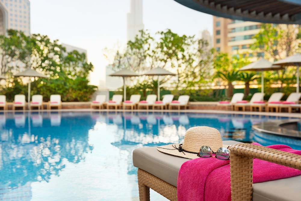 swimming pool spa