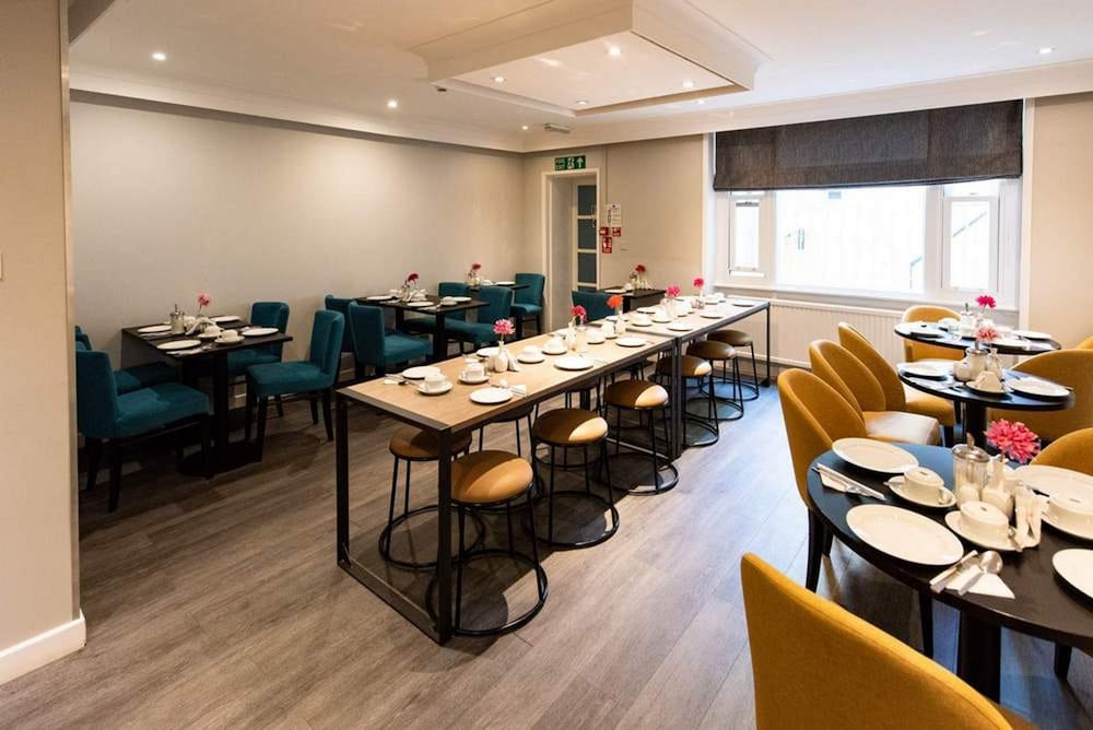 restaurant cafeteria