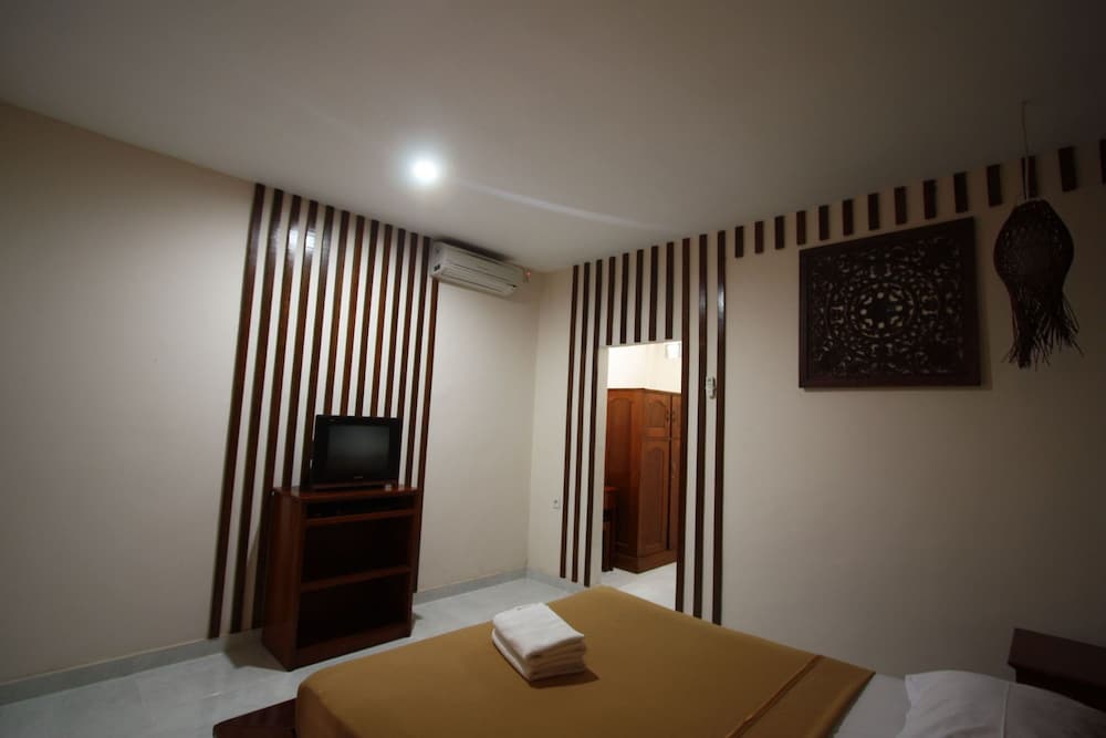 Suka Beach Inn 50/65