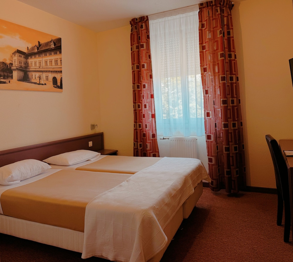 Standard, Twin Beds