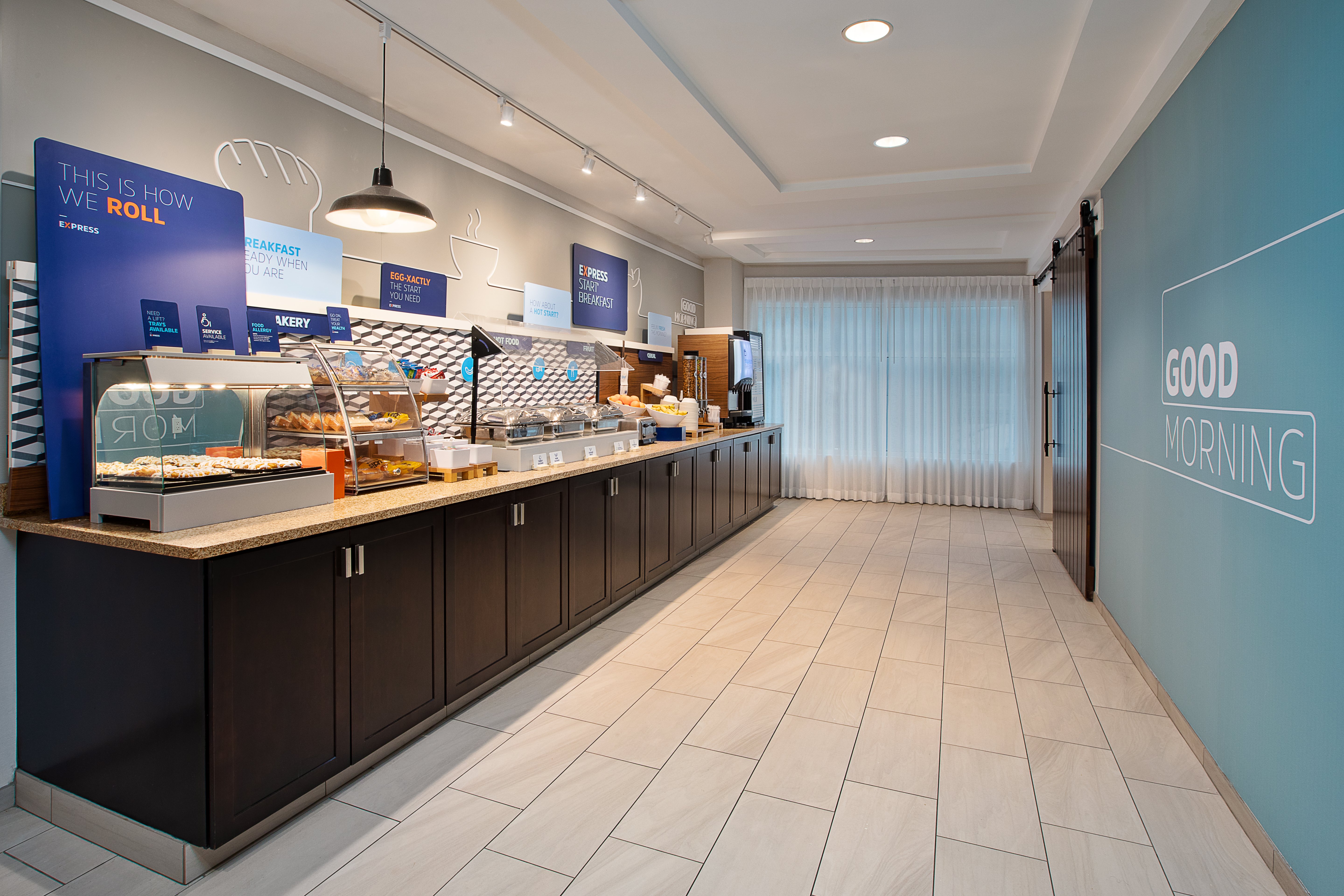 Holiday Inn Express Hotel Suites Grand Rapids North 10/62