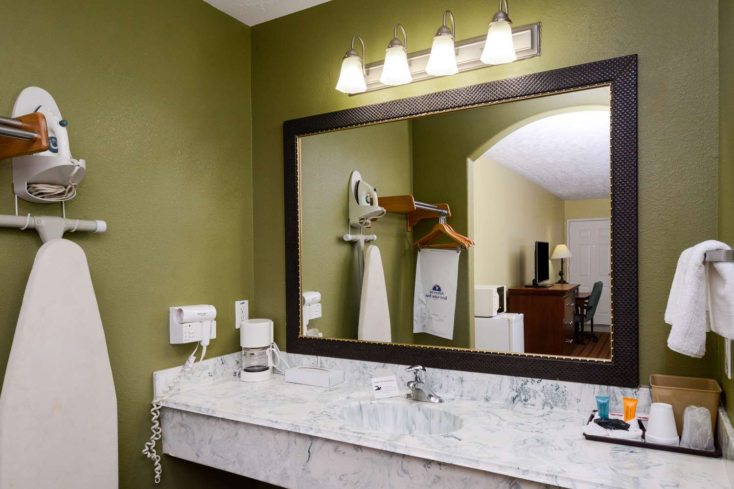 جناح بسرير كينج، Americas Best Value Inn & Suites Waller Prairie View 5/5