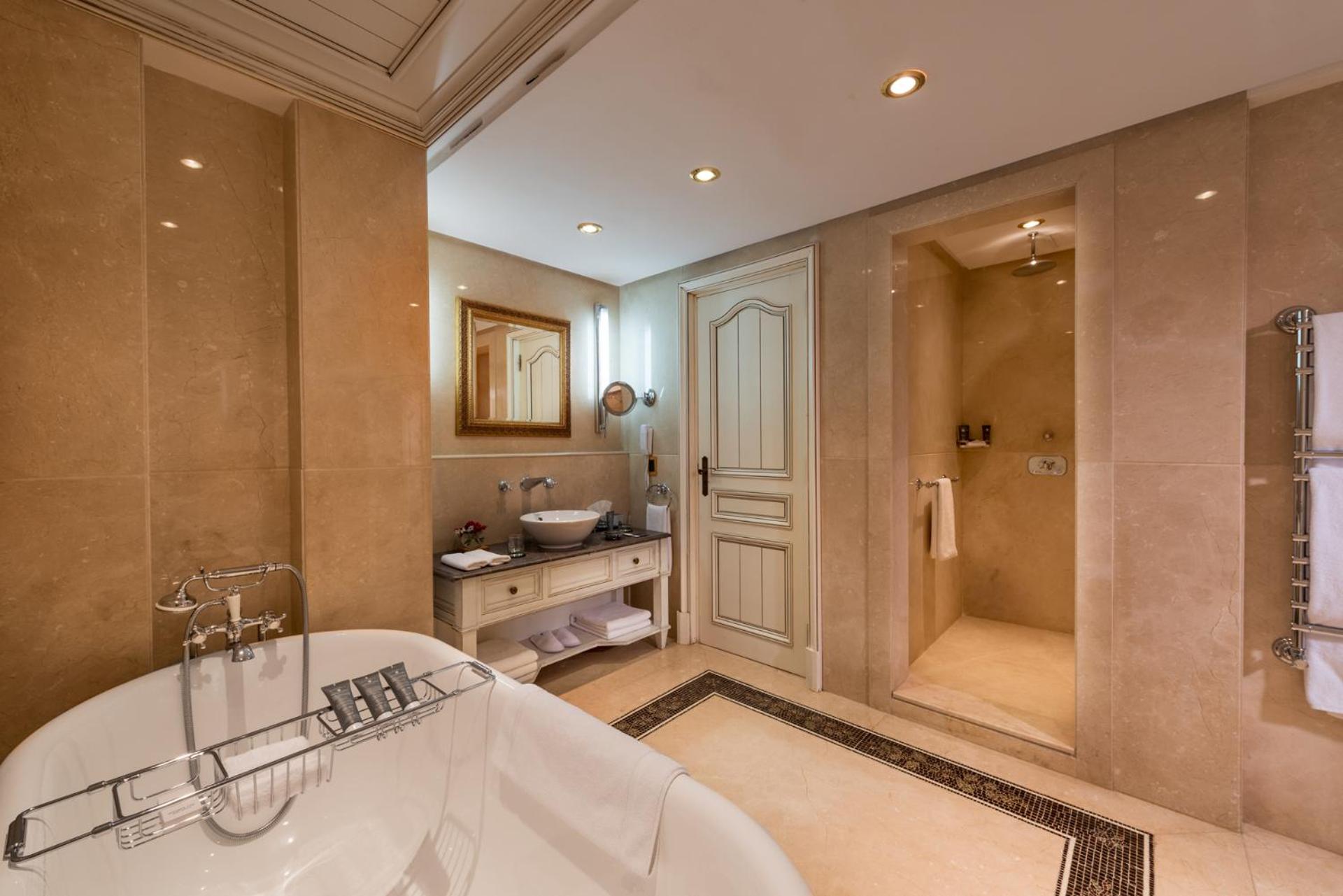 Deluxe, Suite, Garden Side