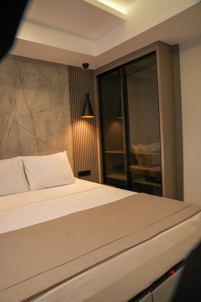 Chronos Beach Hotel 20/50