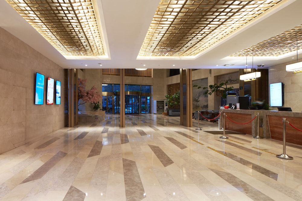 Grandskylight Hotel 10/50