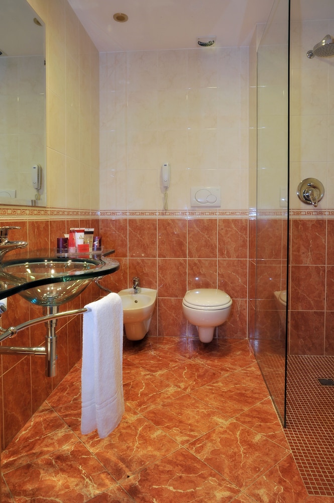 Agora Palace Hotel 13/65