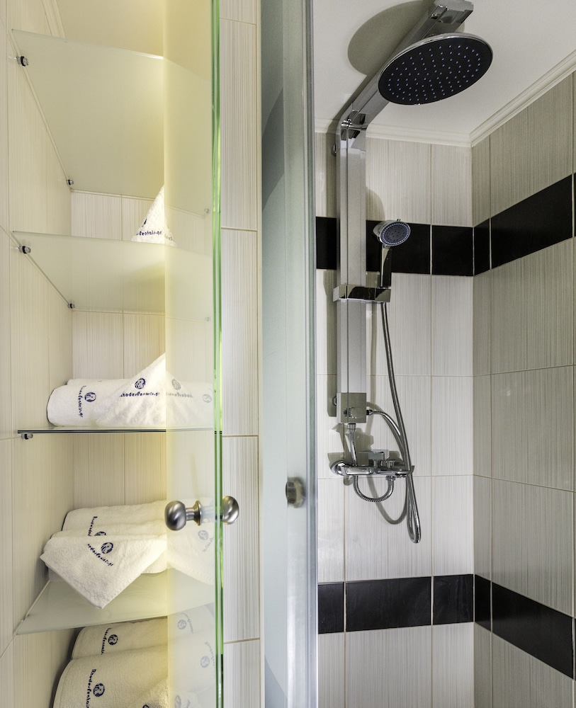 Rhodes Central Suite 38/38