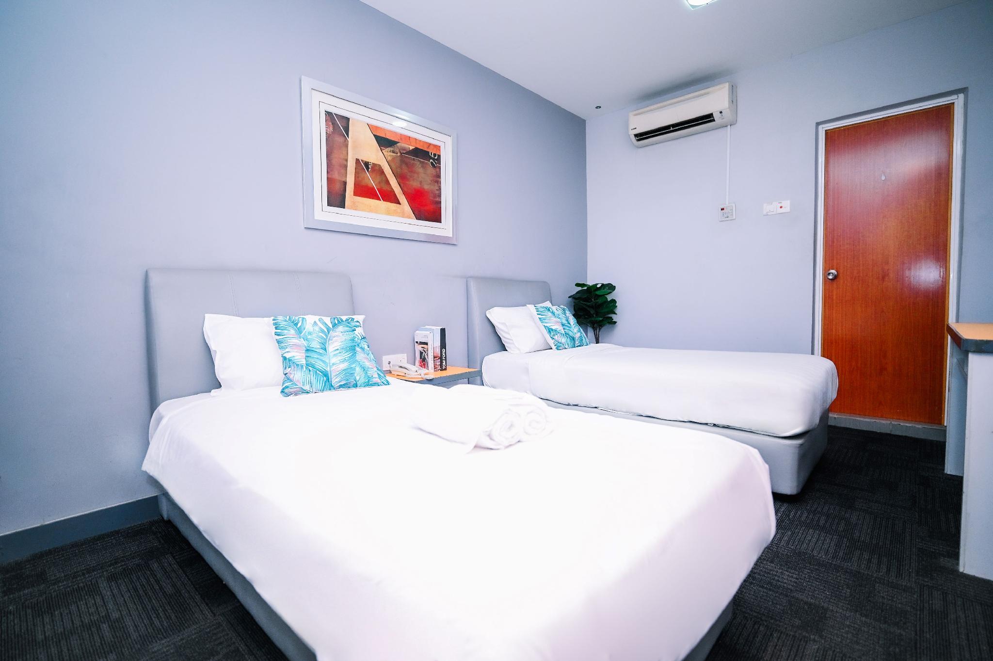 SUPERIOR TWIN ROOM