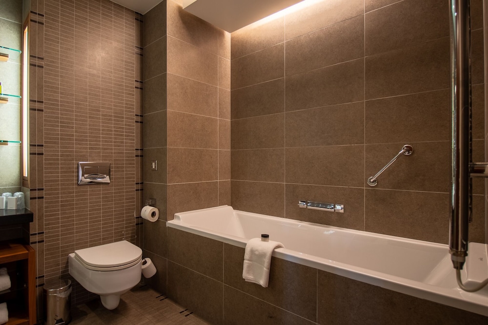 Fota Island Hotel And Spa 13/70