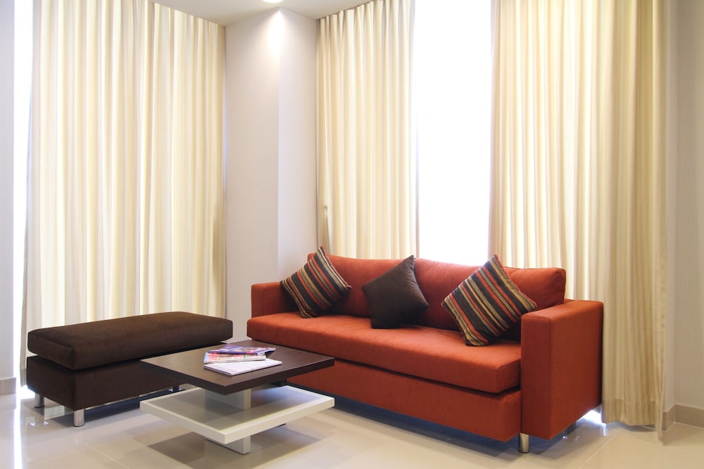 Mayfair Suites - Wmc Tower 41/70