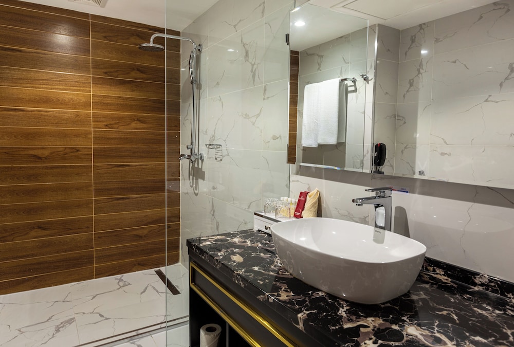 Sahid Zarafshon Hotel 50/50