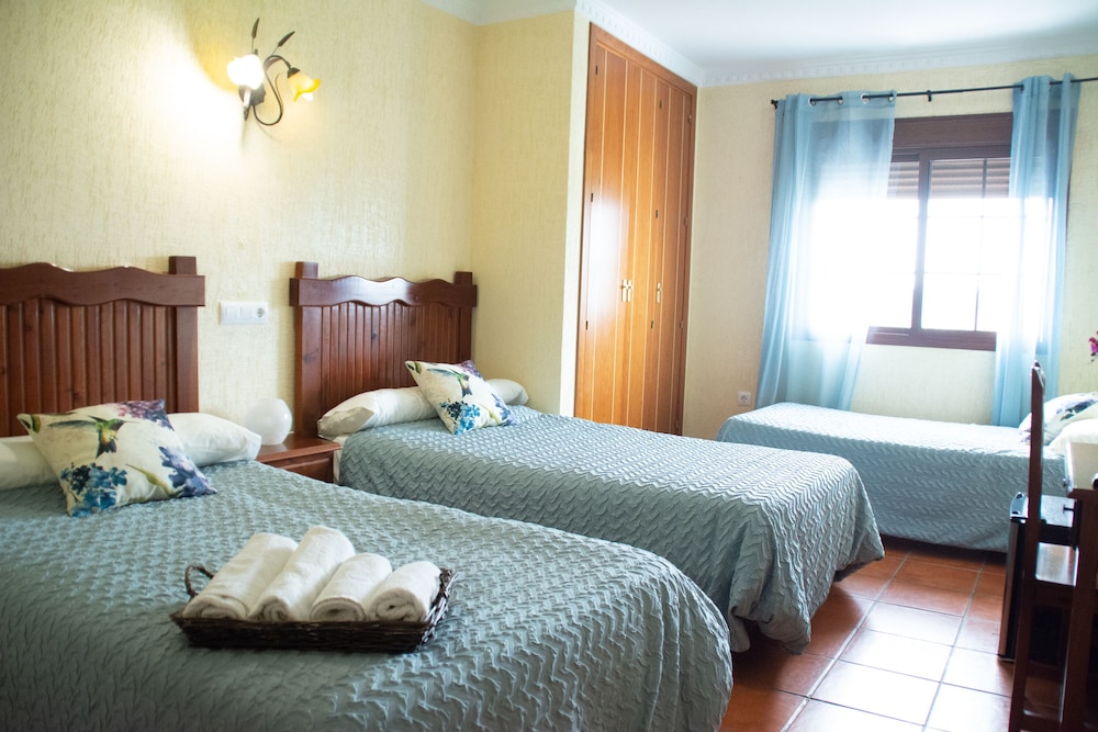 ROOM, TRIPLE