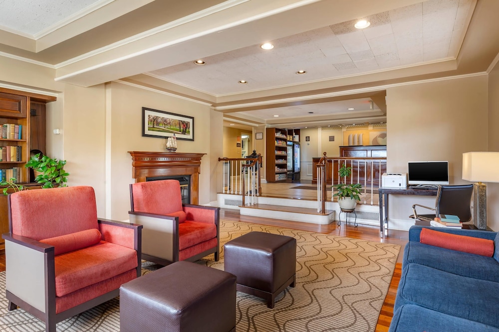 MainStay Suites Foxboro - Mansfield 29/37