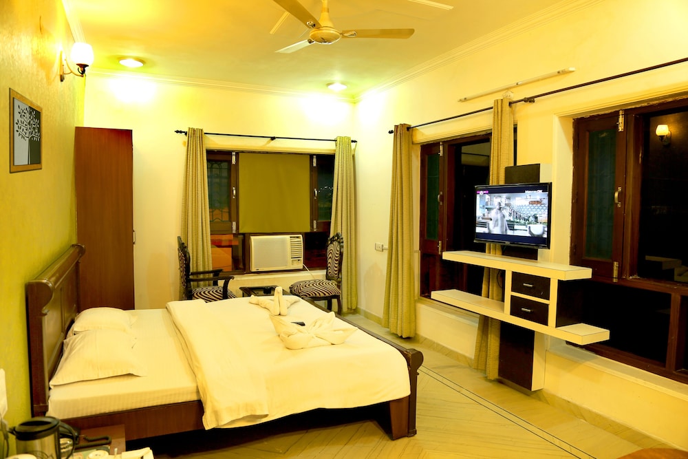 Green Hotel 16/49