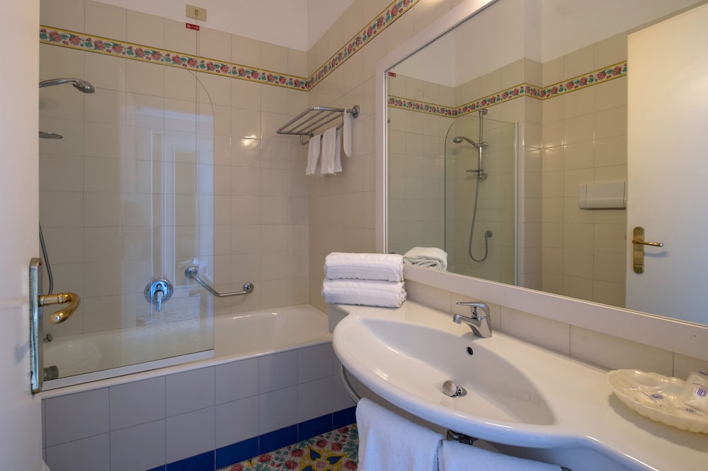Grand Hotel Flora Sorrento 63/64